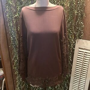 Women’s Top with Crochet Lace Sleeves